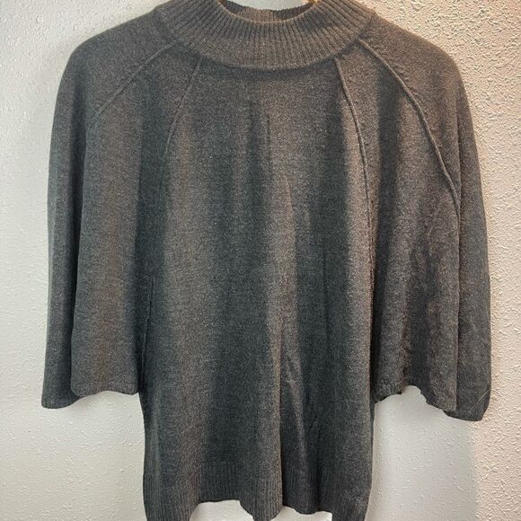 NWT Bill Blass Women’s Sweater Size M - Picture 1 of 6